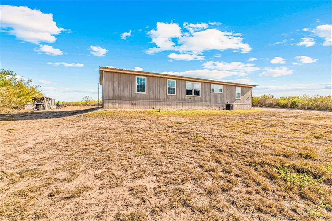 170 Polzin Ranch Road George West, TX 78022 - Photo 4 of 28