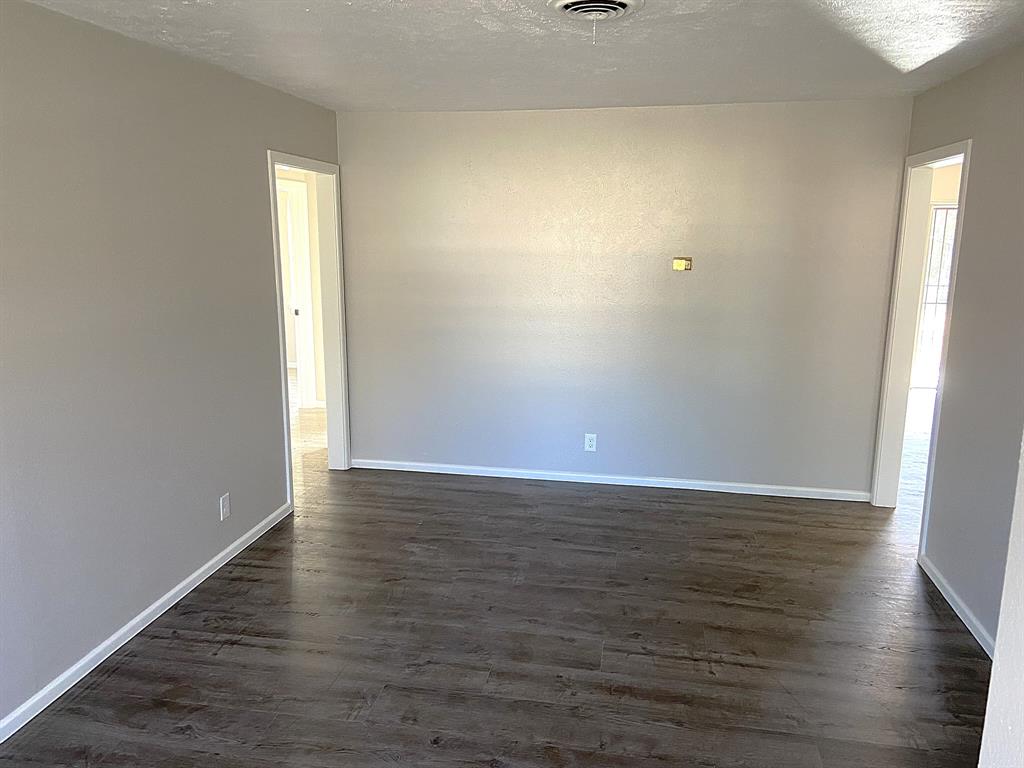 1416 Glasgow Road Fort Worth, TX 76134 - Photo 4 of 15