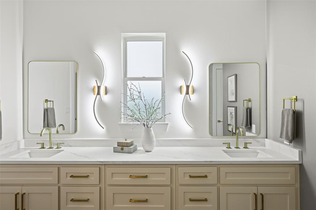 1000 Canyon Lake Road Wills Point, TX 75169 - Photo 14 of 40 Full bathroom with double vanity and a sink