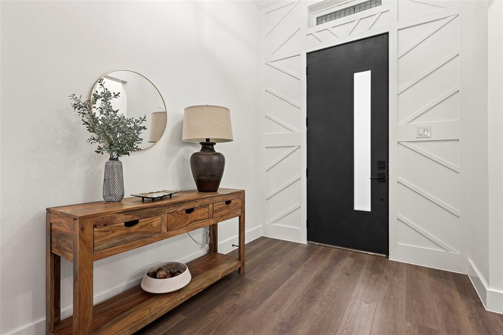 1000 Canyon Lake Road Wills Point, TX 75169 - Photo 19 of 40 Foyer featuring dark wood-style flooring