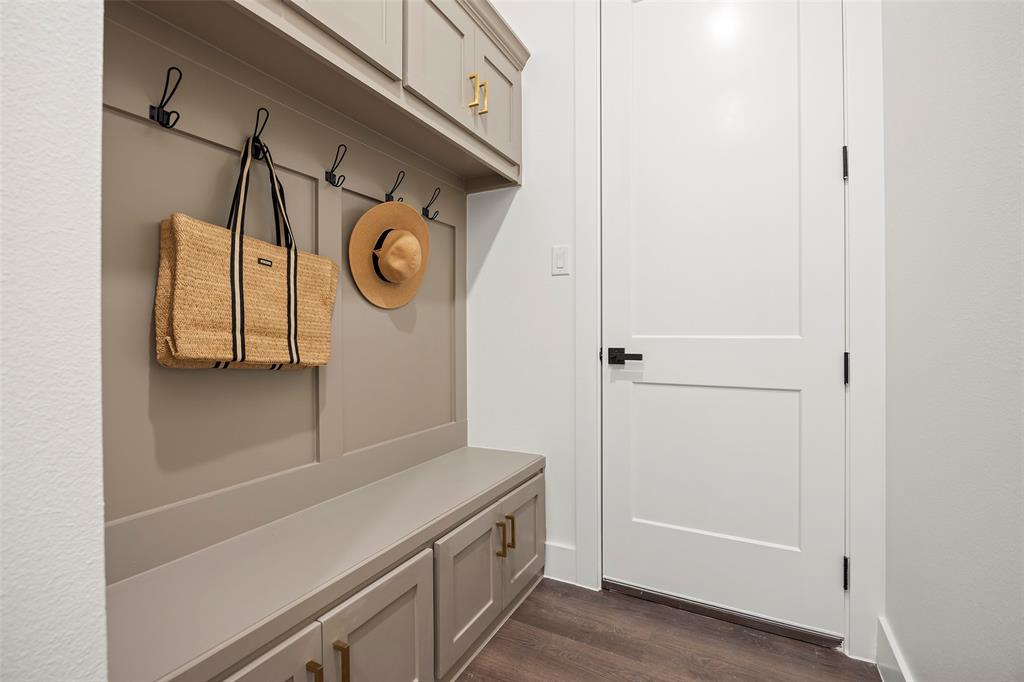 1000 Canyon Lake Road Wills Point, TX 75169 - Photo 25 of 40 Mudroom featuring dark wood-style floors