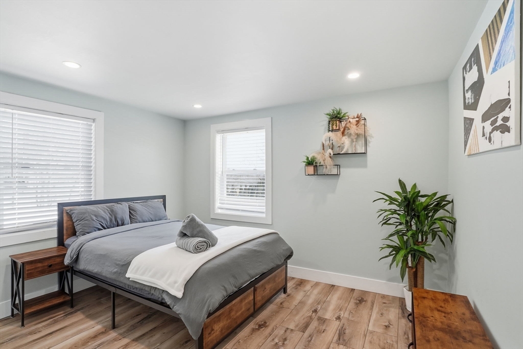 498 Beech Street Boston, MA 02131 - Photo 6 of 35