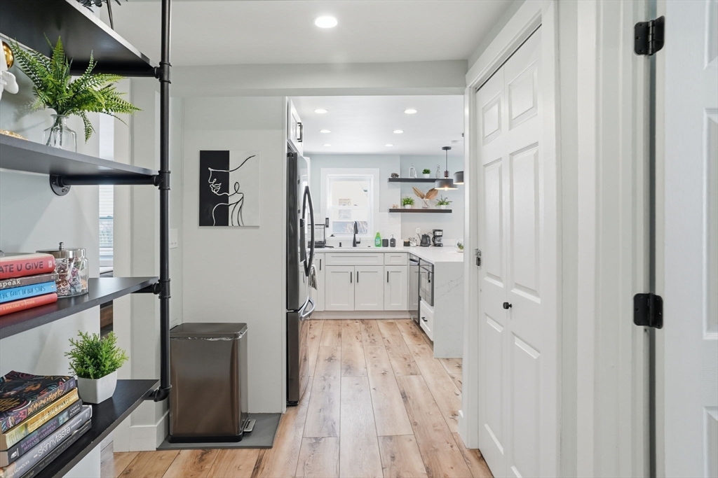 498 Beech Street Boston, MA 02131 - Photo 9 of 35