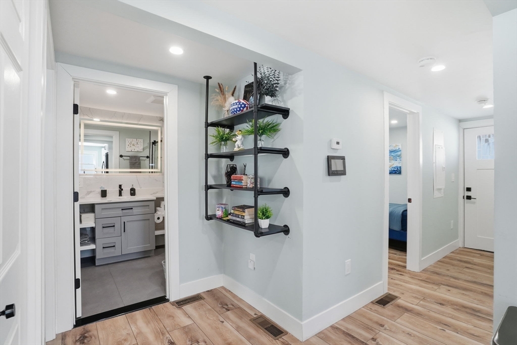 498 Beech Street Boston, MA 02131 - Photo 10 of 35