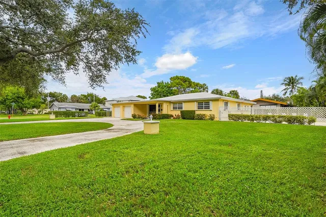 $798,788 | 2021 Northeast 24th Street, Lighthouse Point, FL 33064