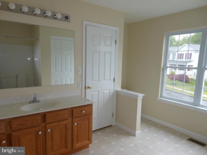 613 Frederick Street Reading, PA 19607 - Photo 12 of 23