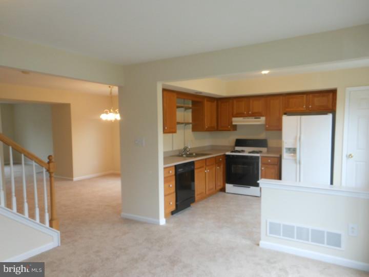 613 Frederick Street Reading, PA 19607 - Photo 8 of 23