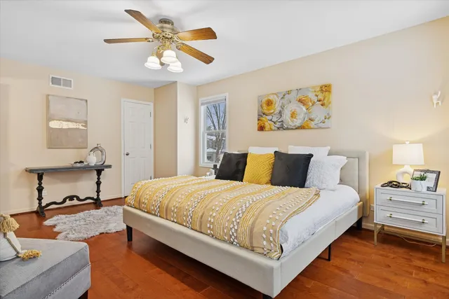 $625,000 | 312 Leeds Court, Naperville, IL 60565