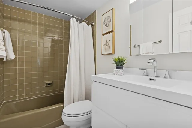 $625,000 | 312 Leeds Court, Naperville, IL 60565