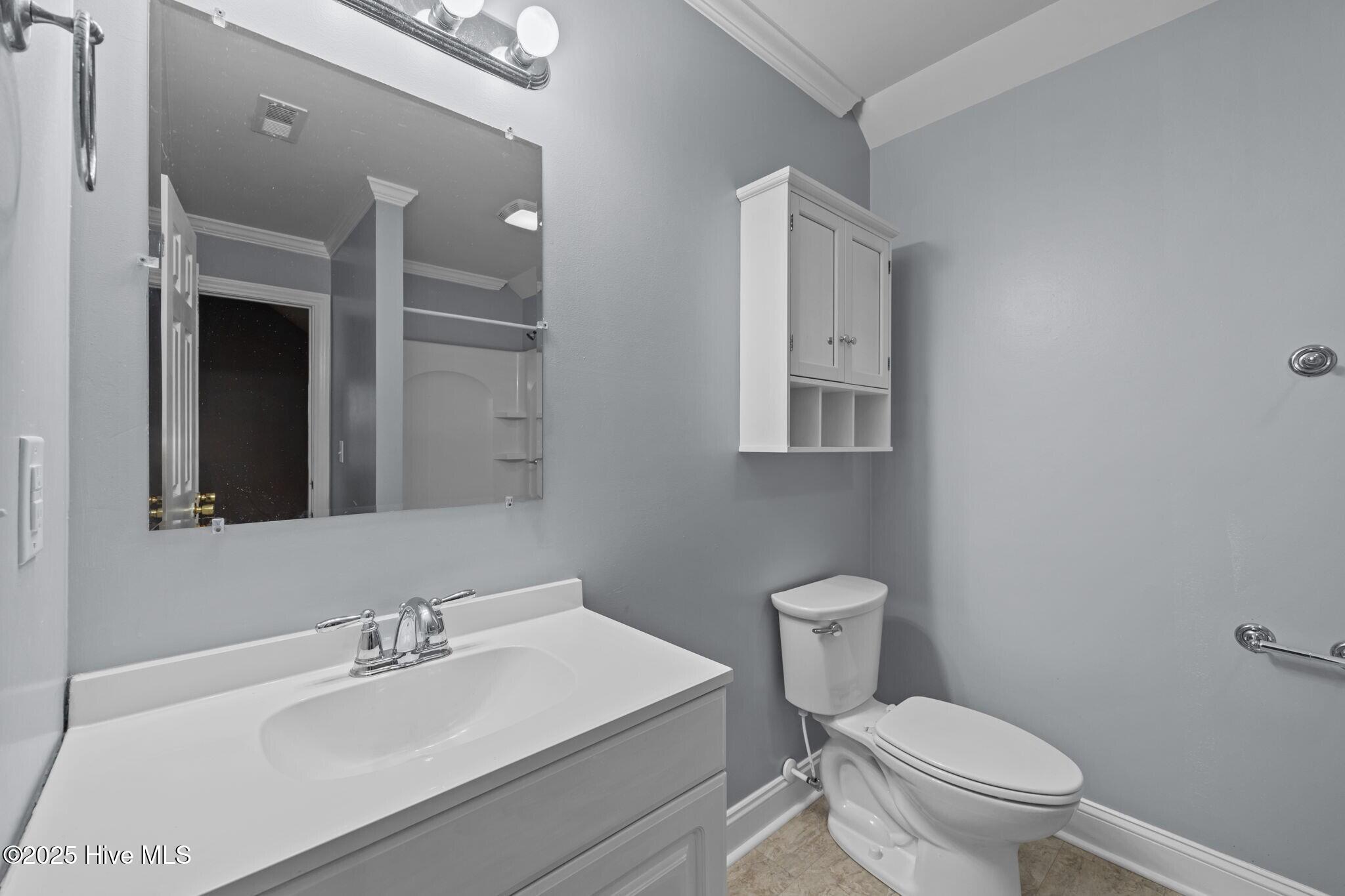 1443 Bland Howell Road Kinston, NC 28504 - Photo 26 of 39 Upstairs bath 2