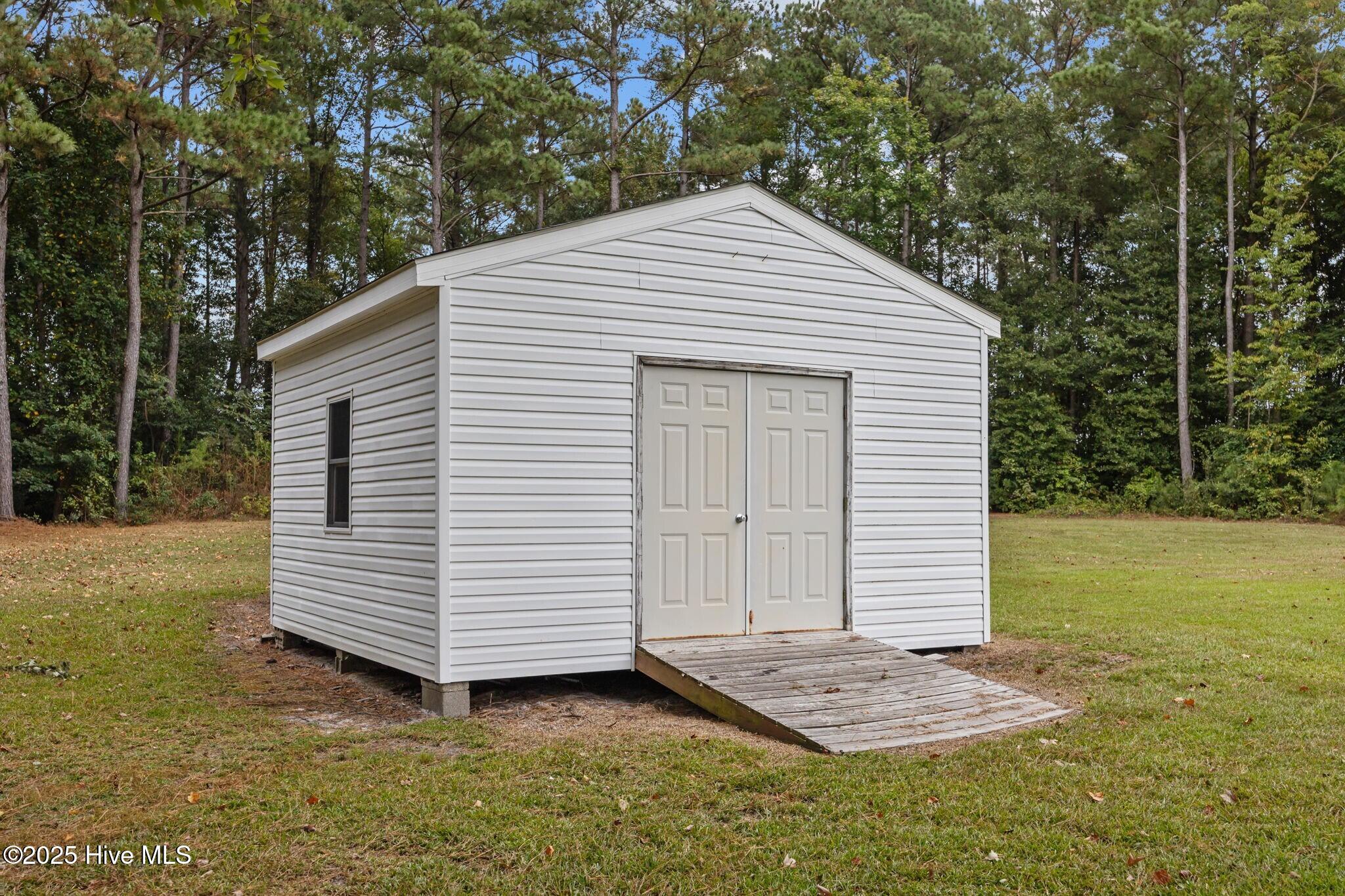 1443 Bland Howell Road Kinston, NC 28504 - Photo 30 of 39 Outbuilding