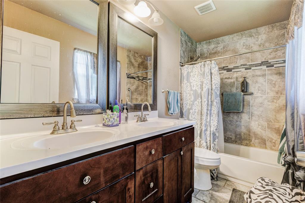 104 Richard Lane Azle, TX 76020 - Photo 11 of 22
