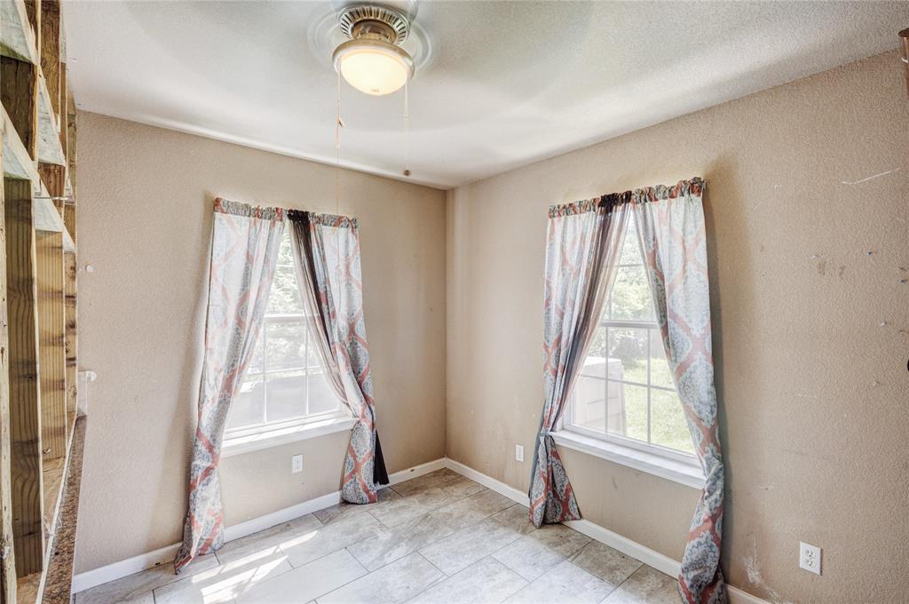 104 Richard Lane Azle, TX 76020 - Photo 7 of 22 dining area