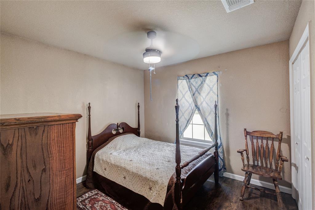 104 Richard Lane Azle, TX 76020 - Photo 9 of 22