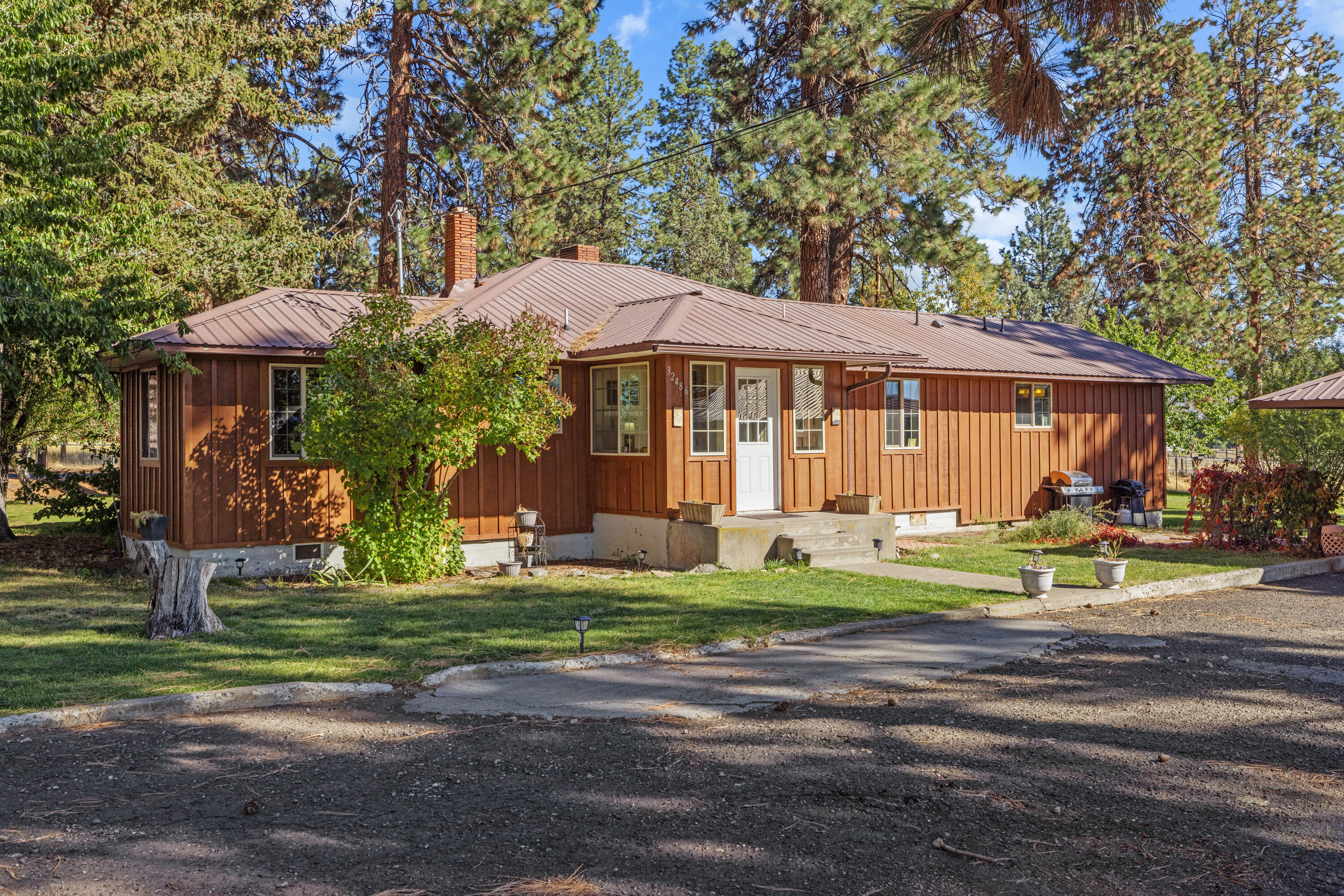 32486 Modoc Point Road Chiloquin, OR 97624 - Photo 57 of 135 32490 Modoc Point Rd-057