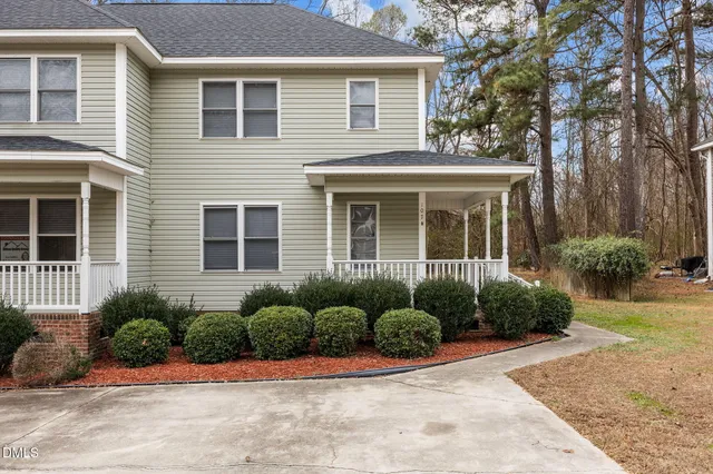 $1,350 | 107 Laura Lane, Unit B, Lillington, NC 27546