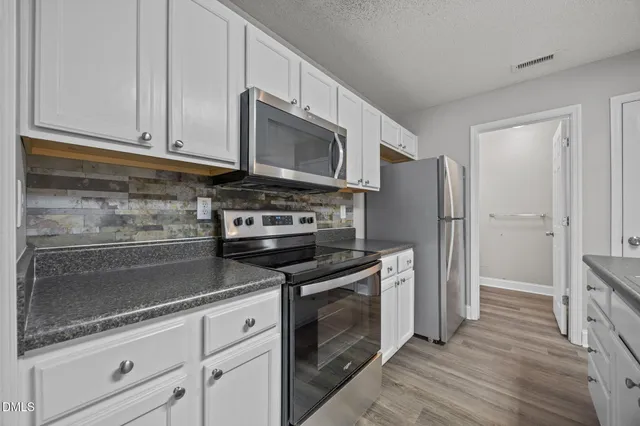 $1,350 | 107 Laura Lane, Unit B, Lillington, NC 27546