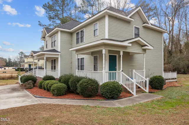 $1,350 | 107 Laura Lane, Unit B, Lillington, NC 27546