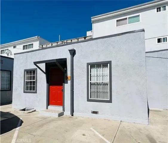 a view of entryway with a area