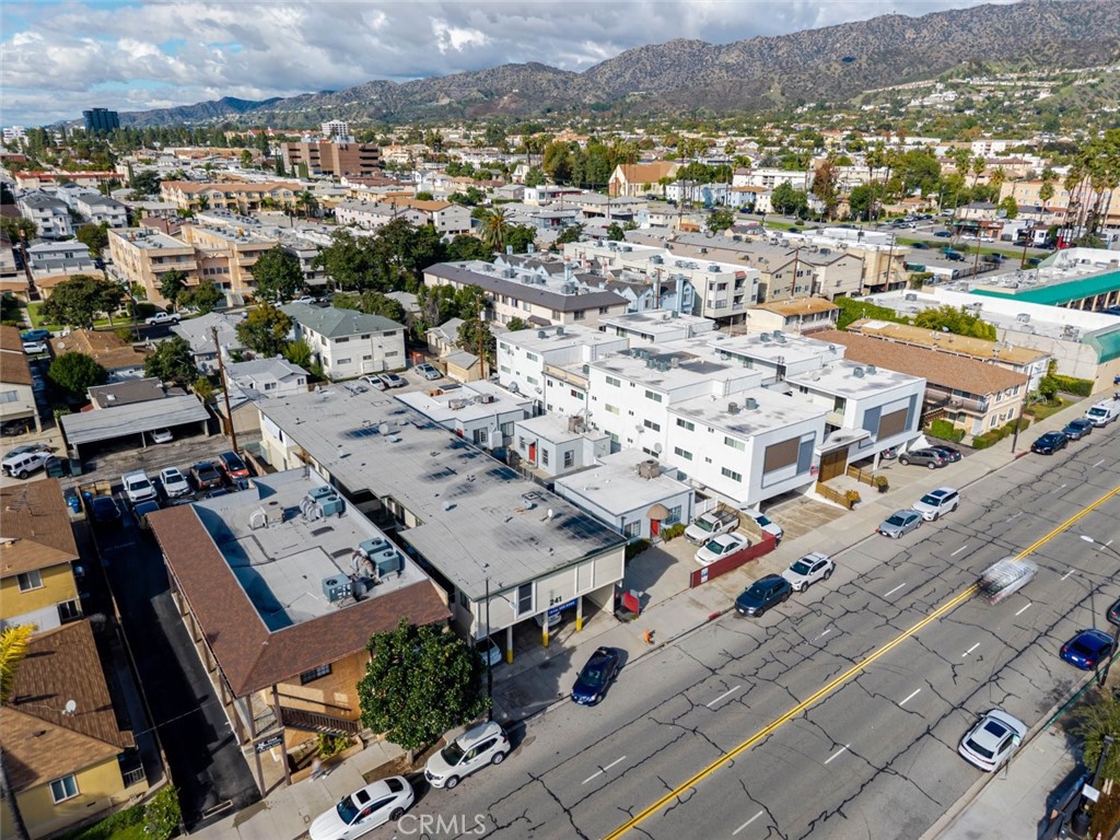 301 East Alameda Avenue, Unit A Burbank, CA 91502 - Photo 14 of 18 an aerial view of a city with lots of residential buildings