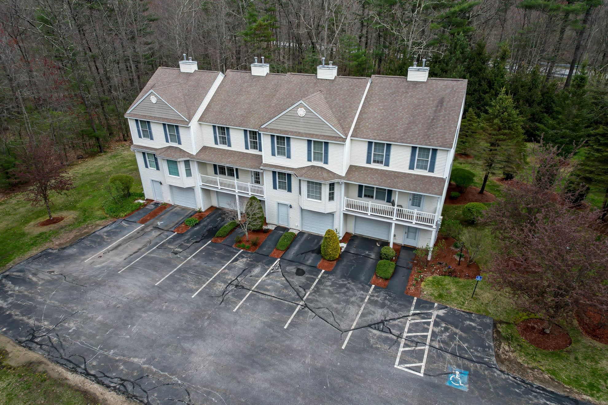 21 Mulberry Lane Amherst, NH 03031 - Photo 2 of 30