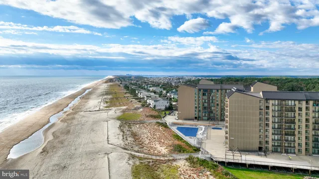 a view of a terrace with sky view