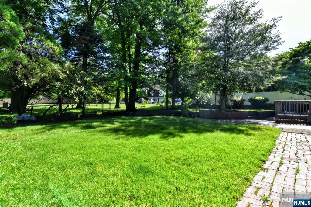 11 Mountain Ridge Drive Wayne, NJ 07470 - Photo 25 of 30