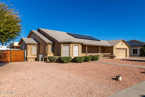 $425,000 | 30 East 14th Avenue, Apache Junction, AZ 85119