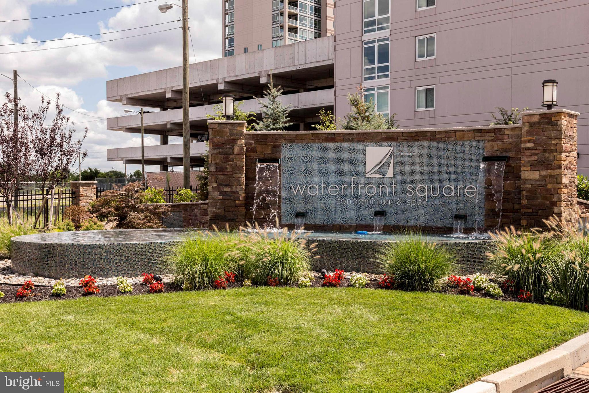 901 North Penn Street, Unit R1001 Philadelphia, PA 19123 - Photo 2 of 24 a view of a back yard