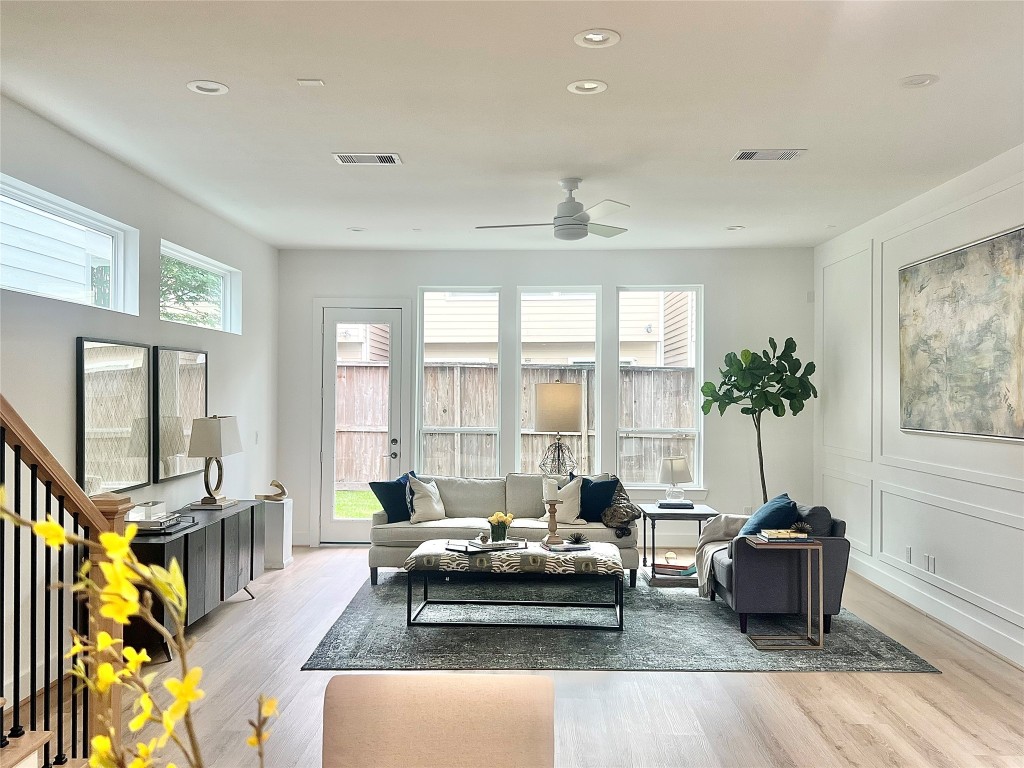 5337 Larkin Street Houston, TX 77007 - Photo 3 of 37 Classic meets contemporary with detailed wood paneling that enhances visual depth.