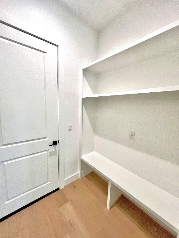 5337 Larkin Street Houston, TX 77007 - Photo 10 of 37 Mudroom is great for guests and when you're on the go.