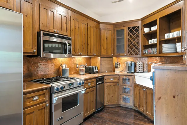 $6,375,000 | 1212 6th Avenue North, Nashville, TN 37208