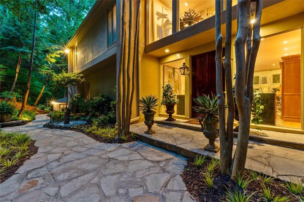 4040 Whitewater Creek Road Northwest Atlanta, GA 30327 - Photo 8 of 82