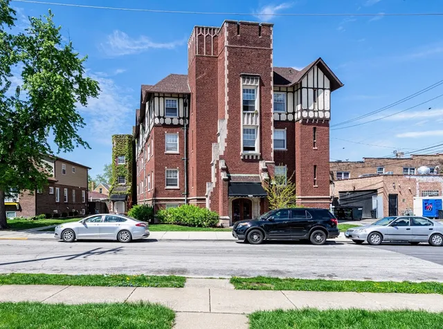 $1,095 | 3302 Kenilworth Avenue, Unit 308, Berwyn, IL 60402