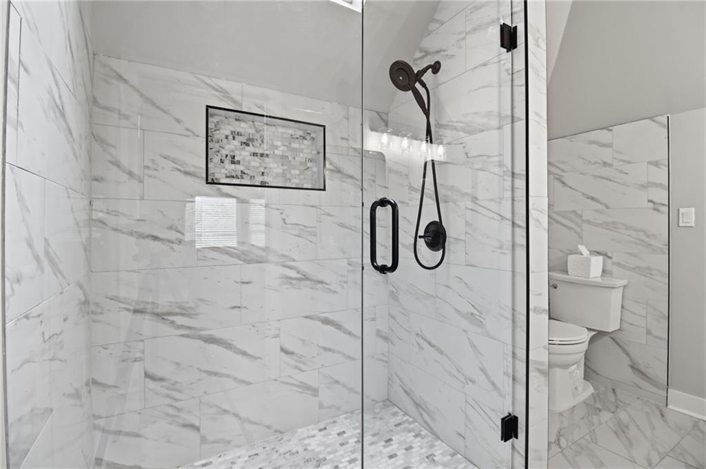59 Falcon Heights Jasper, GA 30143 - Photo 29 of 47 a bathroom with a shower