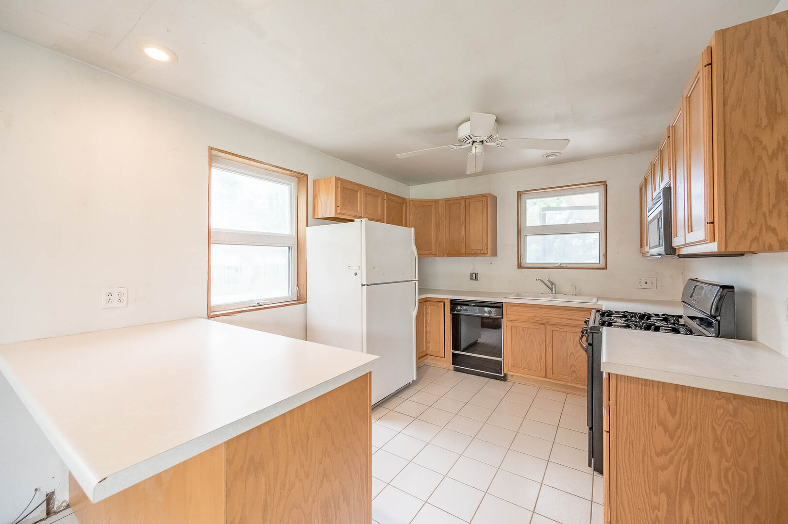 2141 Spruce Road Homewood, IL 60430 - Photo 4 of 13