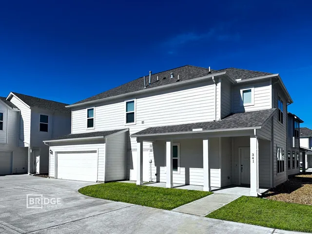 $2,010 | 341 Huisache Street, Lake Jackson, TX 77566