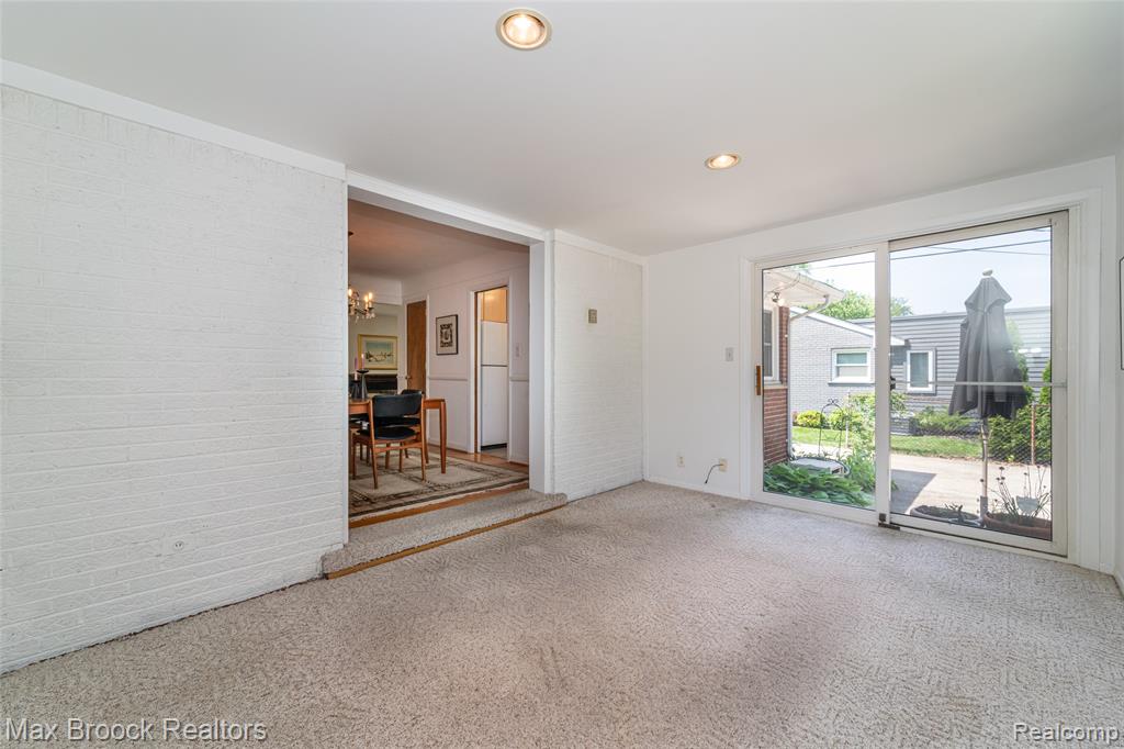 16926 Beverly Road Beverly Hills, MI 48025 - Photo 10 of 25