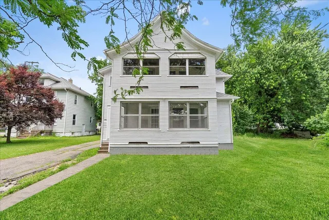 $164,900 | 916 Wildwood Avenue, Jackson, MI 49202