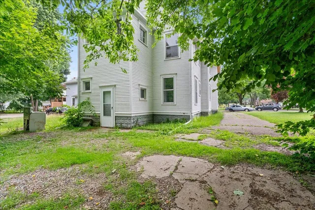 $159,000 | 916 Wildwood Avenue, Jackson, MI 49202