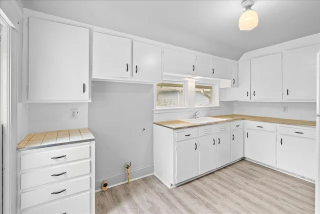 $159,000 | 916 Wildwood Avenue, Jackson, MI 49202