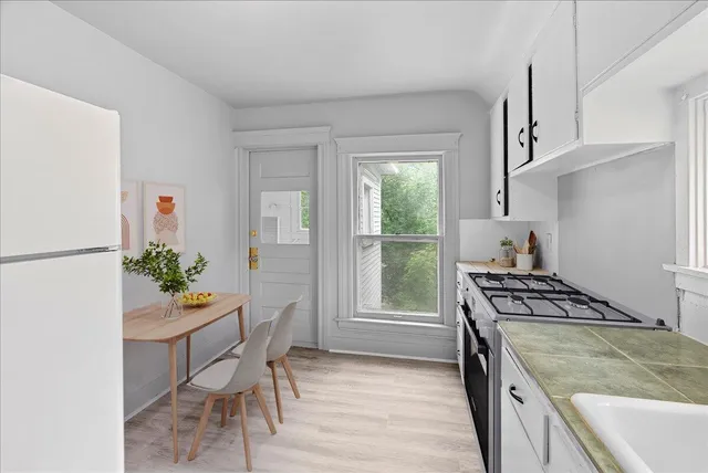 $159,000 | 916 Wildwood Avenue, Jackson, MI 49202