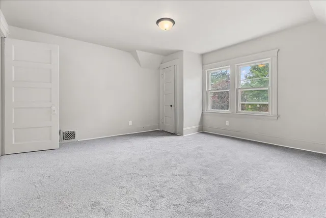 $159,000 | 916 Wildwood Avenue, Jackson, MI 49202