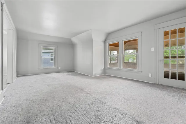 $159,000 | 916 Wildwood Avenue, Jackson, MI 49202