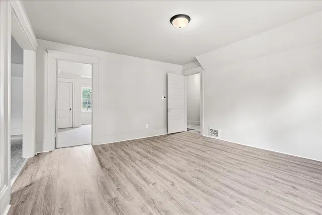 $159,000 | 916 Wildwood Avenue, Jackson, MI 49202