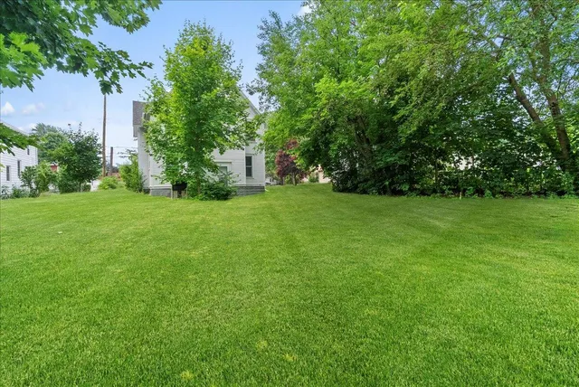 $159,000 | 916 Wildwood Avenue, Jackson, MI 49202