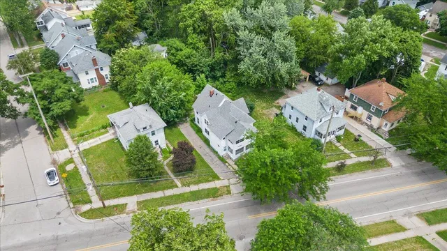 $159,000 | 916 Wildwood Avenue, Jackson, MI 49202