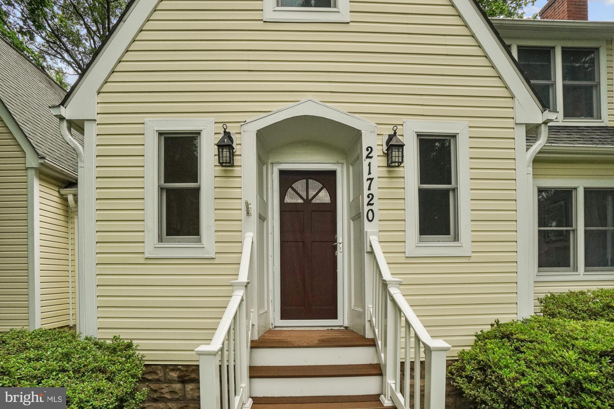 21720 Beallsville Road Barnesville, MD 20838 - Photo 3 of 88 Your front entrance---accepting and welcoming