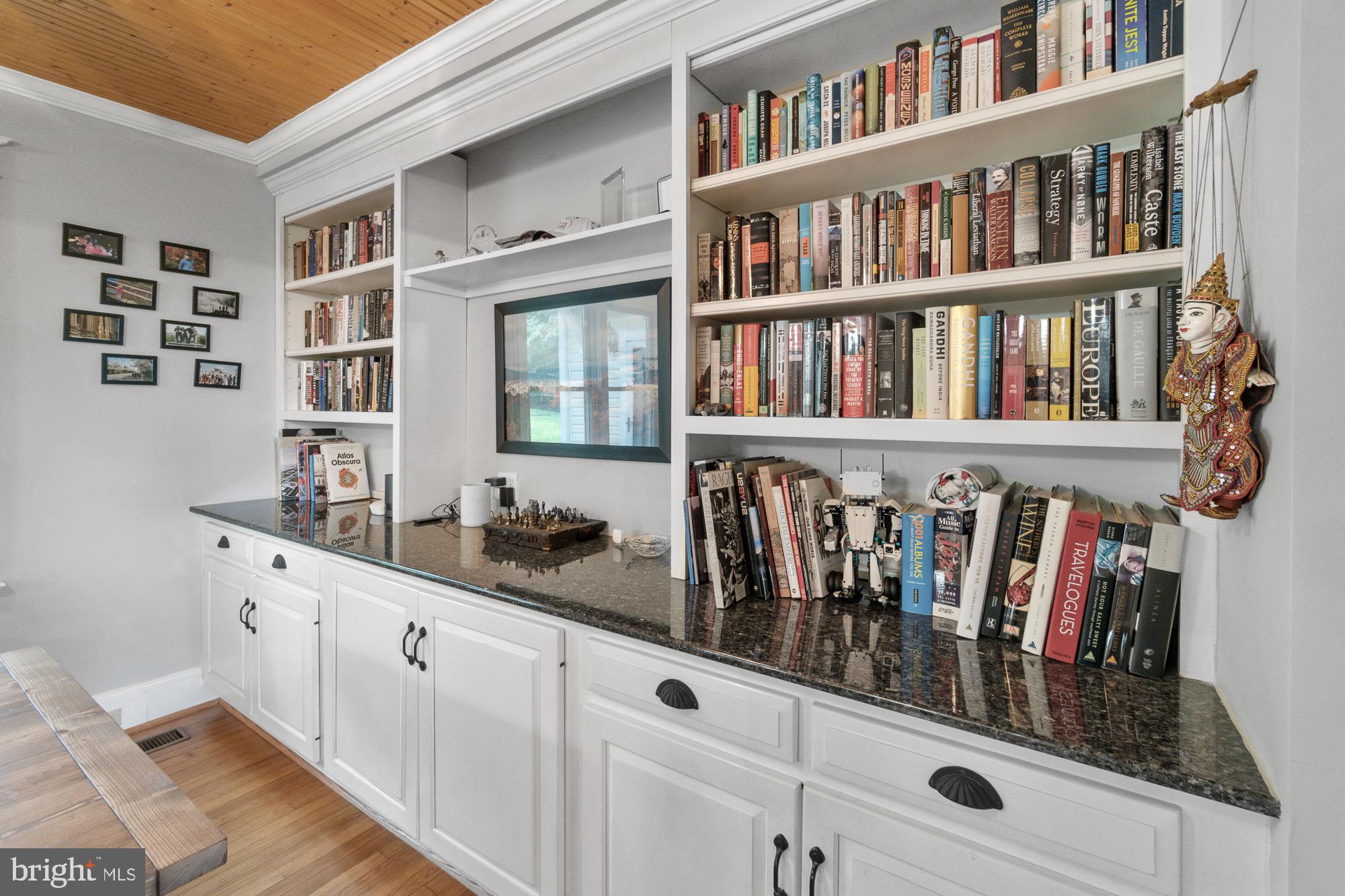 21720 Beallsville Road Barnesville, MD 20838 - Photo 35 of 88 High craftsmanship built-ins