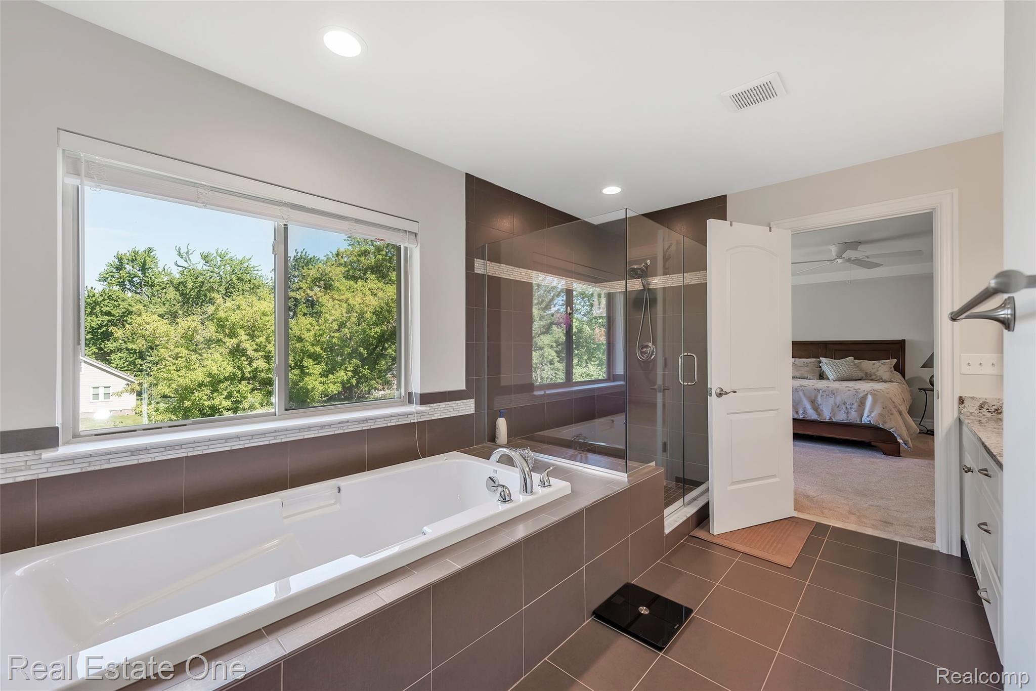 3769 Milano Ct. Rochester, MI 48307 - Photo 26 of 47 3769-Milano-Ct-Rochester-Hills-windowstill-25.jpg